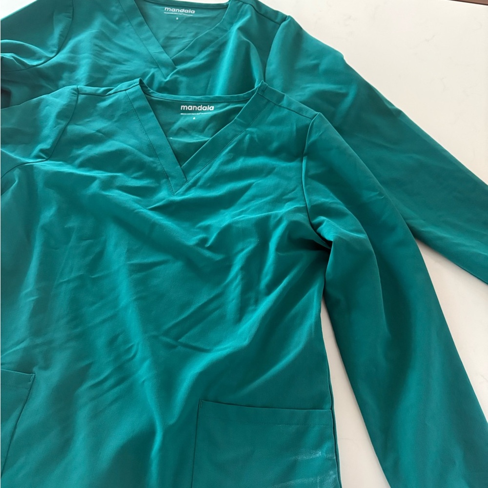 Mandala Long Sleeve One Pocket Hunter Green Scrub Tops